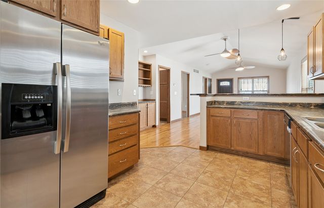 1009 10th Street NW, Cedar Rapids, IA 52405