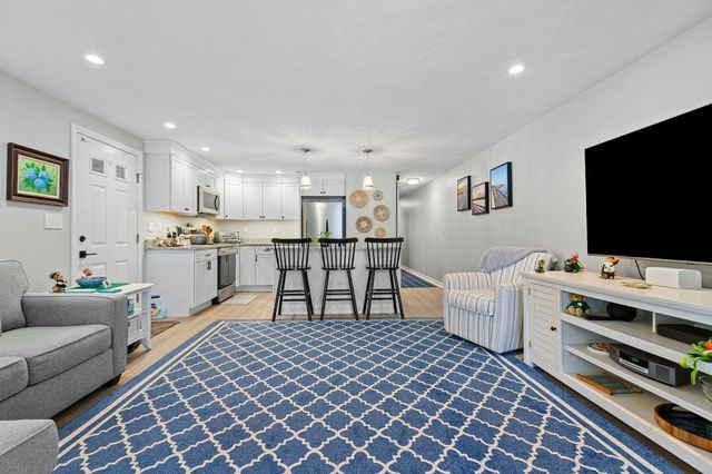 35 Ashumet Road UNIT 9A, Mashpee, MA 02649