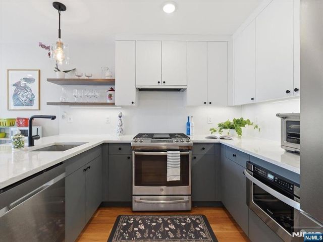 22 Lincoln Street 3, Jersey City, NJ 07307