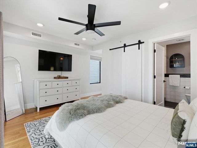 22 Lincoln Street 3, Jersey City, NJ 07307