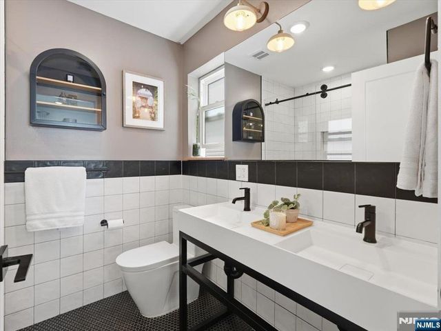 22 Lincoln Street 3, Jersey City, NJ 07307