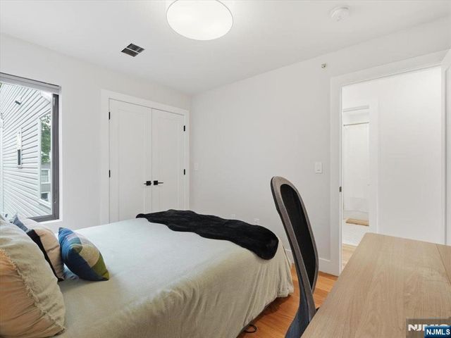 22 Lincoln Street 3, Jersey City, NJ 07307