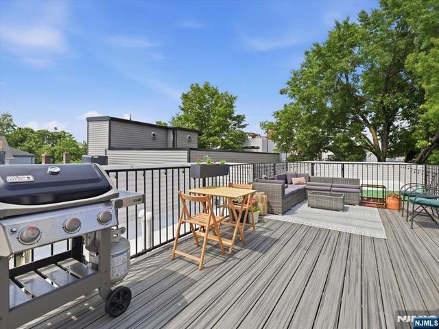 22 Lincoln Street 3, Jersey City, NJ 07307