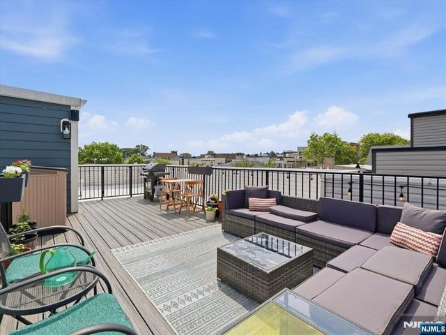 22 Lincoln Street 3, Jersey City, NJ 07307