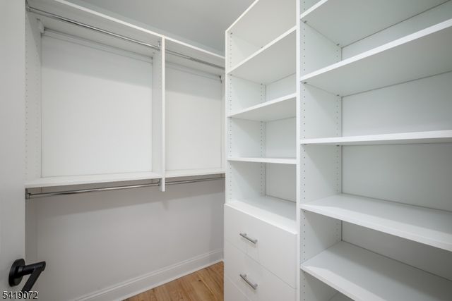 32 W Mcclellan Ave, Livingston Twp., NJ 07039