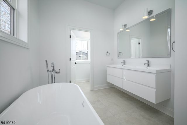 32 W Mcclellan Ave, Livingston Twp., NJ 07039