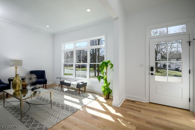 32 W Mcclellan Ave, Livingston Twp., NJ 07039