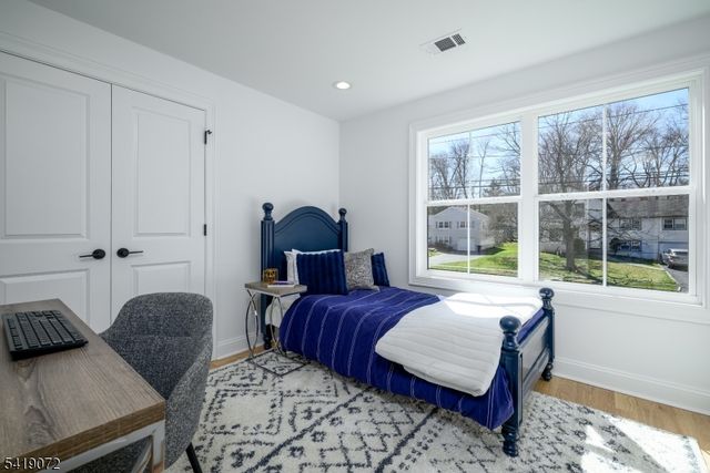 32 W Mcclellan Ave, Livingston Twp., NJ 07039