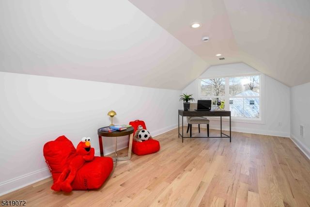 32 W Mcclellan Ave, Livingston Twp., NJ 07039