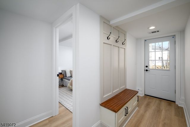 32 W Mcclellan Ave, Livingston Twp., NJ 07039