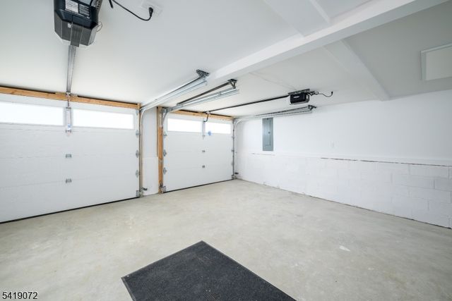 32 W Mcclellan Ave, Livingston Twp., NJ 07039