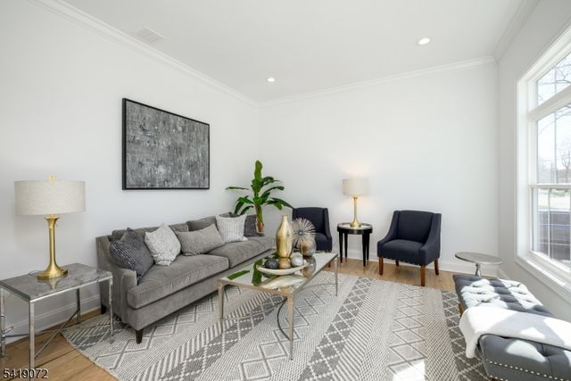 32 W Mcclellan Ave, Livingston Twp., NJ 07039