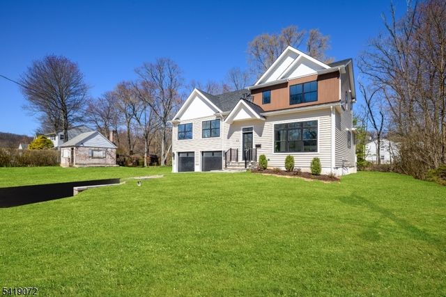 32 W Mcclellan Ave, Livingston Twp., NJ 07039