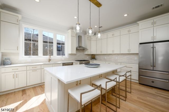 32 W Mcclellan Ave, Livingston Twp., NJ 07039