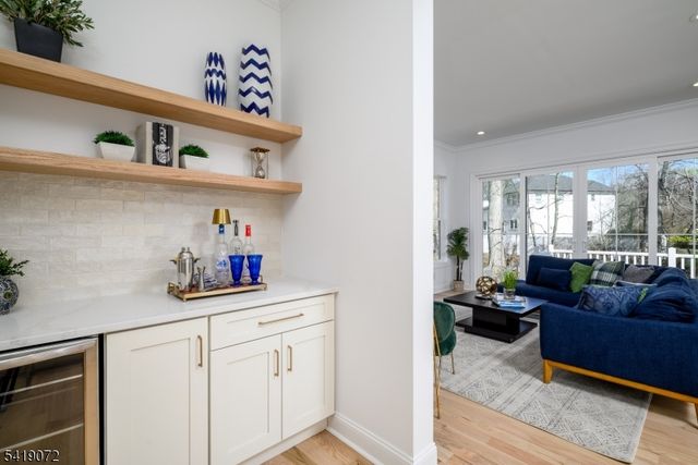 32 W Mcclellan Ave, Livingston Twp., NJ 07039