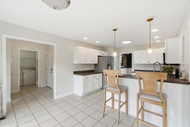 2500 Sycamore Run Pt, La Grange, KY 40031