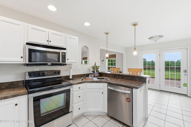 2500 Sycamore Run Pt, La Grange, KY 40031