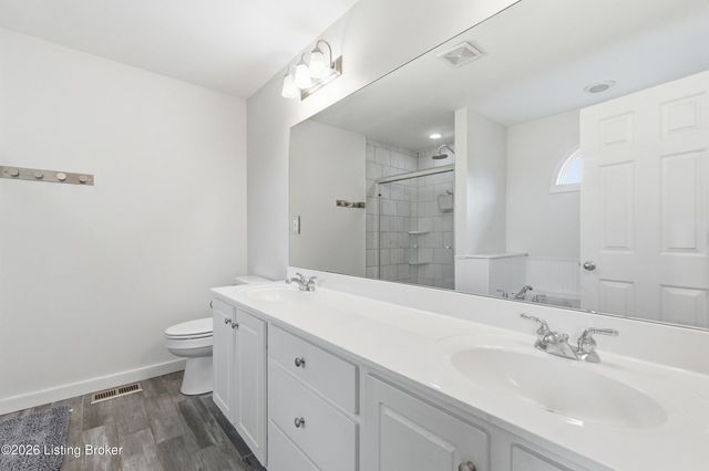 2500 Sycamore Run Pt, La Grange, KY 40031