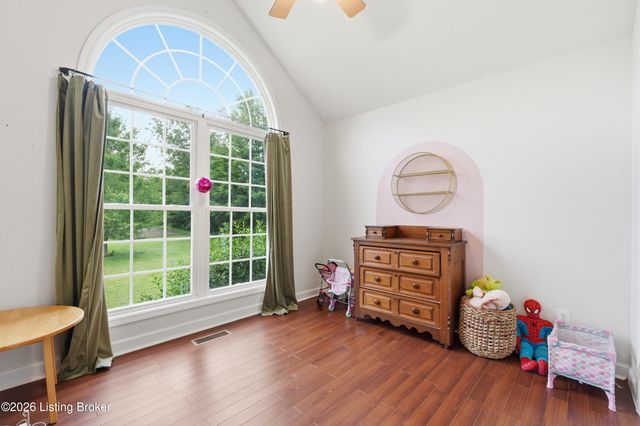 2500 Sycamore Run Pt, La Grange, KY 40031