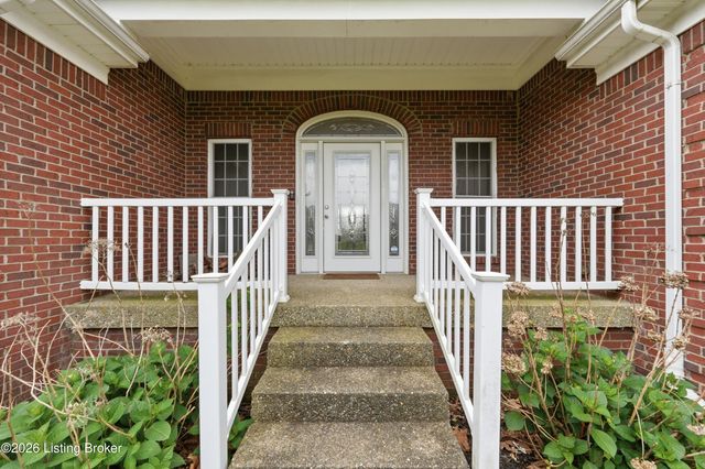 2500 Sycamore Run Pt, La Grange, KY 40031