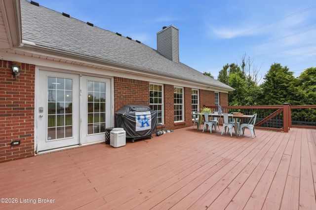2500 Sycamore Run Pt, La Grange, KY 40031