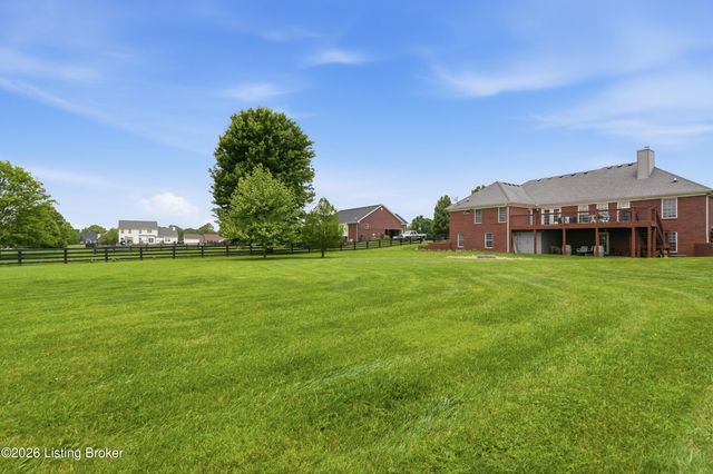 2500 Sycamore Run Pt, La Grange, KY 40031