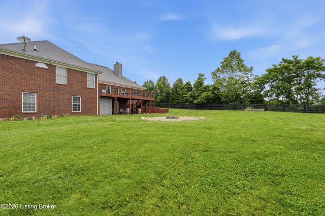 2500 Sycamore Run Pt, La Grange, KY 40031