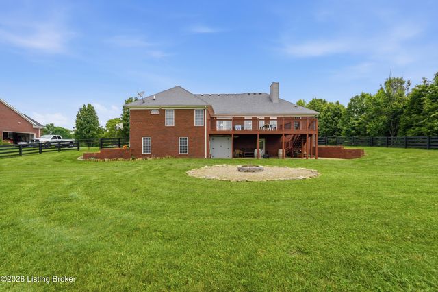 2500 Sycamore Run Pt, La Grange, KY 40031