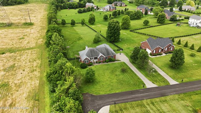 2500 Sycamore Run Pt, La Grange, KY 40031