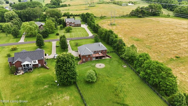 2500 Sycamore Run Pt, La Grange, KY 40031