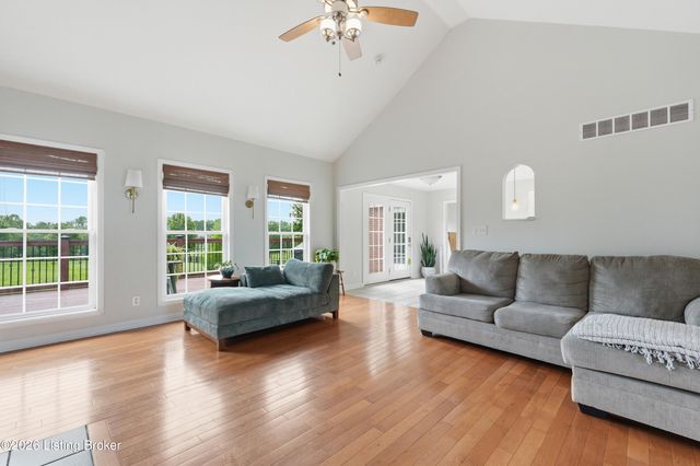 2500 Sycamore Run Pt, La Grange, KY 40031