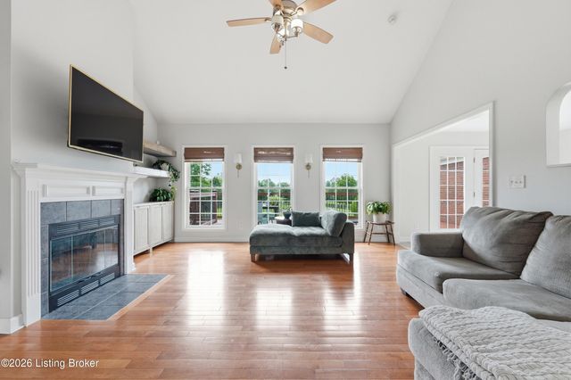 2500 Sycamore Run Pt, La Grange, KY 40031