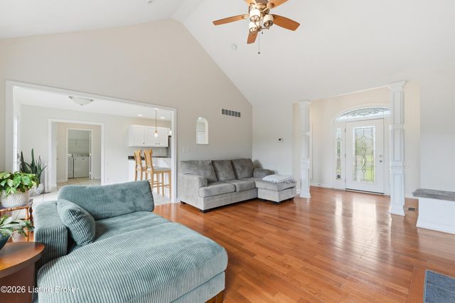2500 Sycamore Run Pt, La Grange, KY 40031