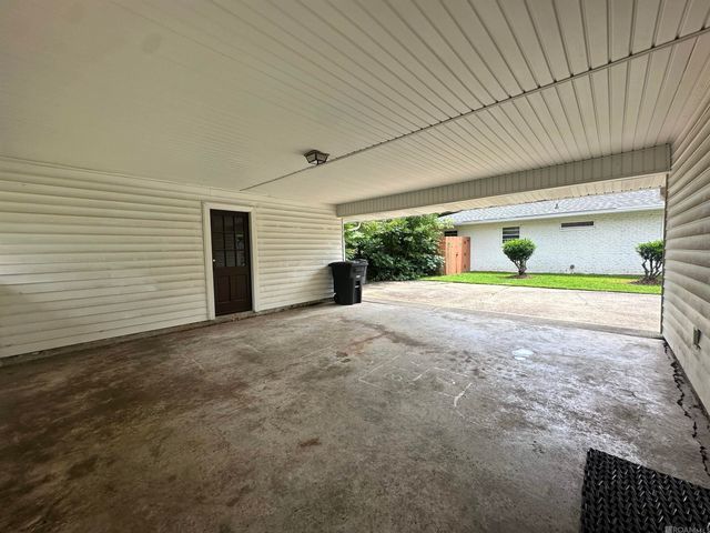 1867 Shawn Dr, Baton Rouge, LA 70806