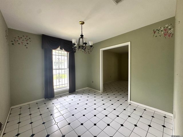 1867 Shawn Dr, Baton Rouge, LA 70806