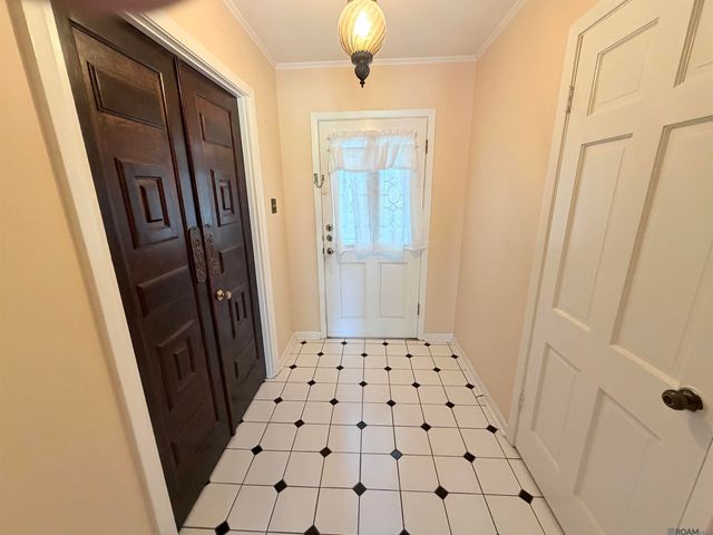 1867 Shawn Dr, Baton Rouge, LA 70806