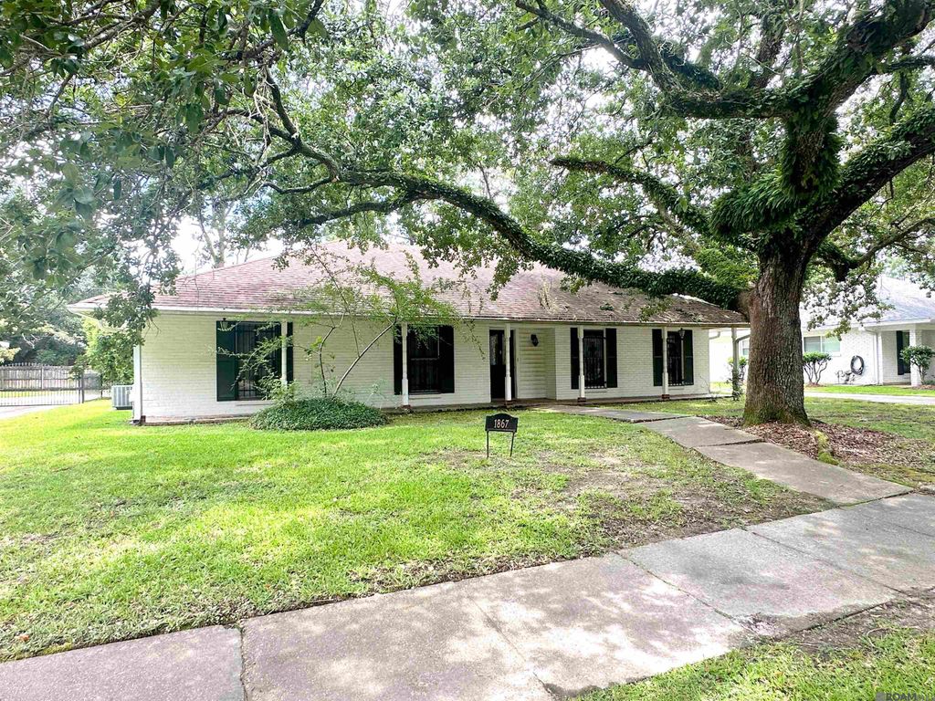 1867 Shawn Dr, Baton Rouge, LA 70806