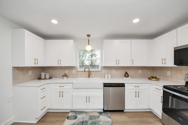 15406 Fawn Villa Drive, Houston, TX 77068