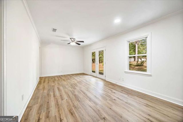 1348 Ridgewood Drive SW, Lilburn, GA 30047