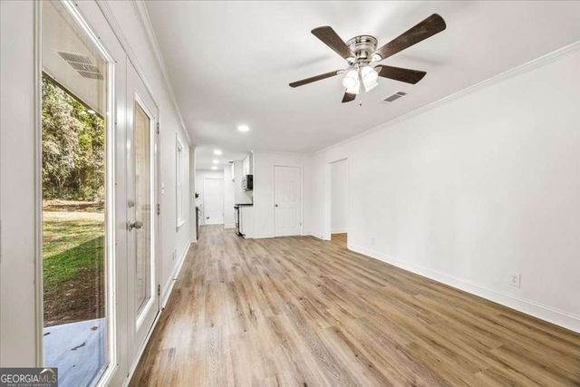 1348 Ridgewood Drive SW, Lilburn, GA 30047