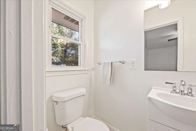 1348 Ridgewood Drive SW, Lilburn, GA 30047