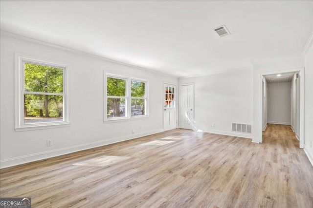 1348 Ridgewood Drive SW, Lilburn, GA 30047