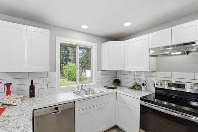 13709 E 30th Ave, Spokane Valley, WA 99216