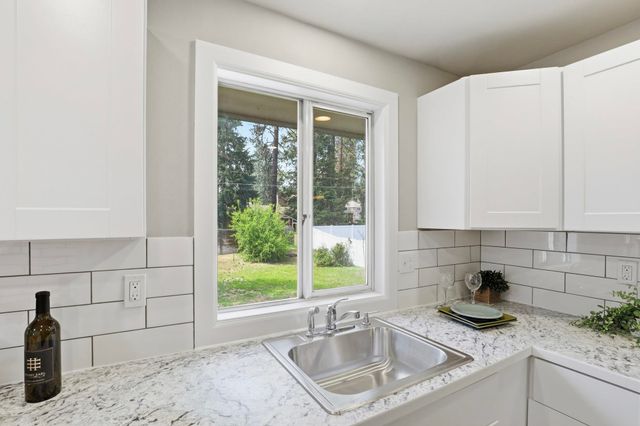 13709 E 30th Ave, Spokane Valley, WA 99216
