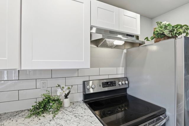 13709 E 30th Ave, Spokane Valley, WA 99216