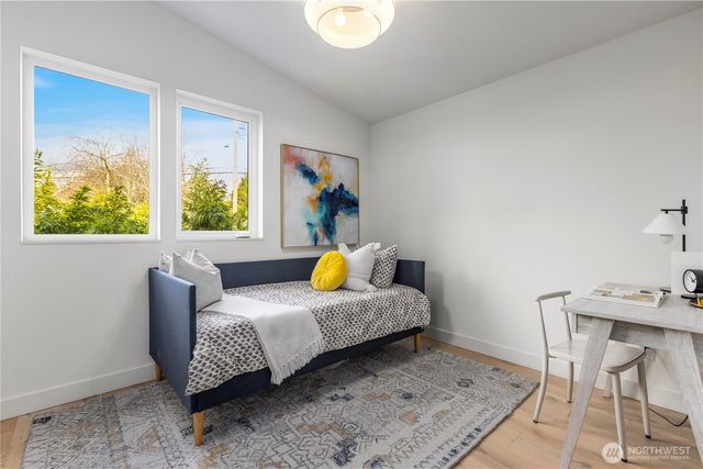 2562 30th Avenue W, Seattle, WA 98199