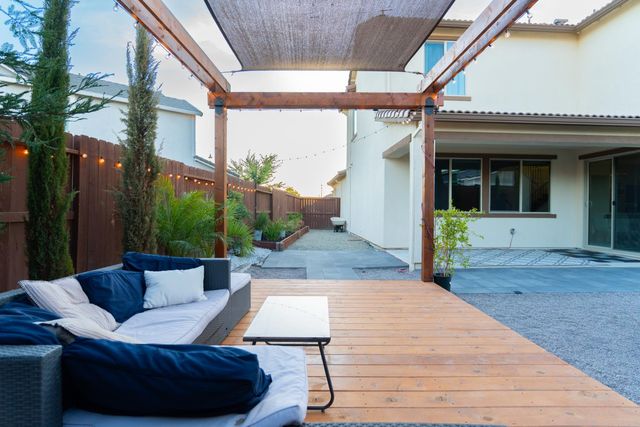 6081 Oberlander Dr, Roseville, CA 95747