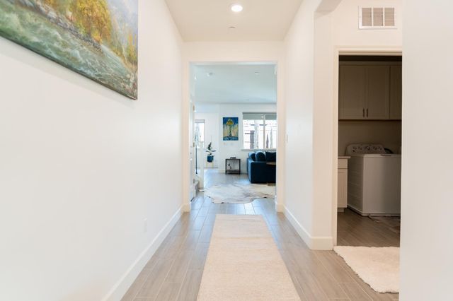 6081 Oberlander Dr, Roseville, CA 95747