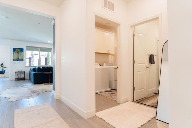 6081 Oberlander Dr, Roseville, CA 95747