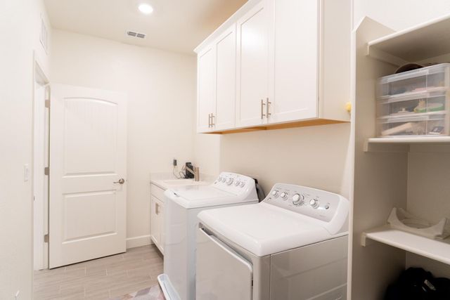 6081 Oberlander Dr, Roseville, CA 95747